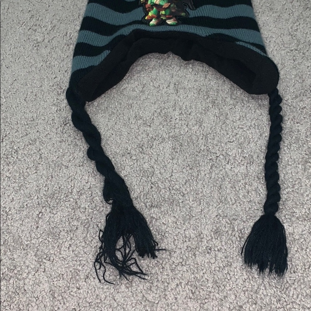 Set of Toddler Winter Hats and mittens - Picture 5 of 10